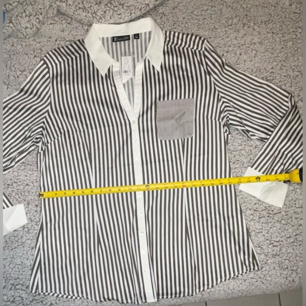 NWT NY & C Long Sleeve Front Closure Button Closing Size XXL - Picture 10 of 10